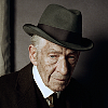 Sir Ian McKellen se převlékl za Holmese v důchodu