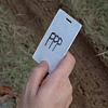 Co znamenají písmena "PPP" na kartě, kterou Tara našla?