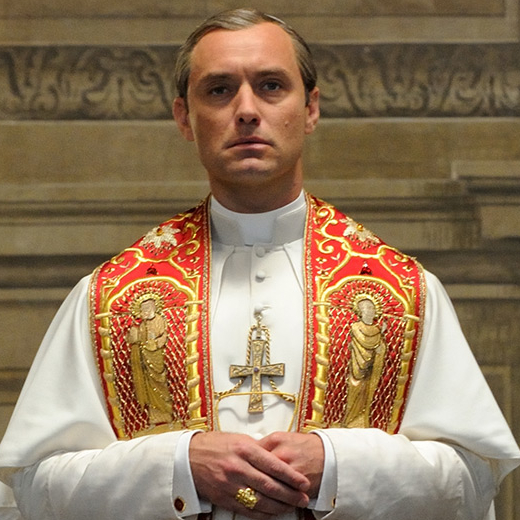 Klip z úvodní epizody seriálu Mladý papež