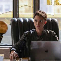 batwoman-episode-110-how-queer-everything-is-today-promotional-photo-01-FULL-880a382ed09e0df1619be21cce7927f5.jpg