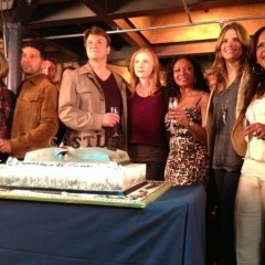 Castle-100th-Episode-Cast-and-Crew-Photos-11-595-slogo-4a0440c1d51aad3ef9925930f97ca280.jpg