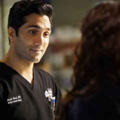 chicago-med-episode-518-in-the-name-of-love-promotional-photo-03-ca5070424cecc04ca60d6d4c3460ebe0.jpg