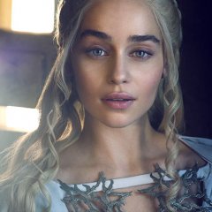 Emilia-Clarke-Daenerys-Game-of-Thrones-S5-EW-b2e0663cf8415a515d6fbc237e19dcbe.jpg