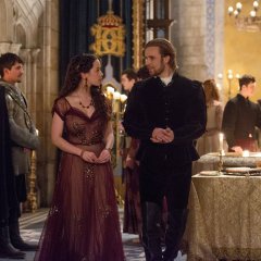 Reign-Episode-1.15-The-Darkness-Promotional-Photos-8-595-slogo-3f57854af3f3e7bb314593622ca5eb20.jpg
