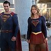 Fotky: Superman bere na sebe kostým a pomáhá Kaře