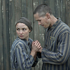 Harvey Keitel v ukázce pro seriál Tattooist of Auschwitz prožívá děsivou minulost v nacistickém táboře smrti