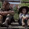 Judith se baví s Darylem o ochraně přeživších
