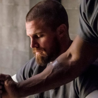 Tvůrkyně a herci prozrazují kopu novinek k sedmé řadě seriálu Arrow