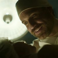 Peacock odhaluje datum premiéry a upoutávku na druhou sérii Dr. Death