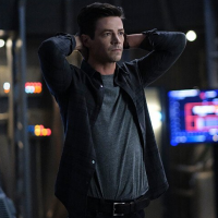 Herec Grant Gustin prozradil, že chtěl, aby Barry zemřel ve finále seriálu
