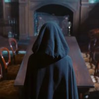 Půlnoční klub Mika Flanagana se ukazuje v oficiálním traileru