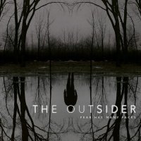 Plakát a první fotografie k novince The Outsider