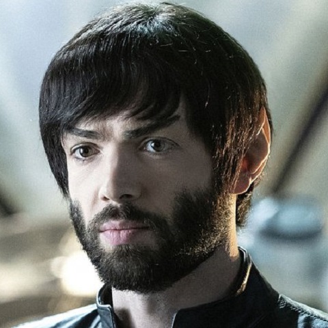 Ethan Peck jako Spock se vrátí, ale bohužel ne tak, jak jsme si původně mysleli